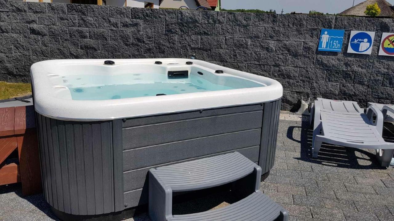 Apartamenty Maja -Pokoje - Domy Wakacyjne -Basen Podgrzewany -Jacuzzi - Sauna Leba Exteriér fotografie